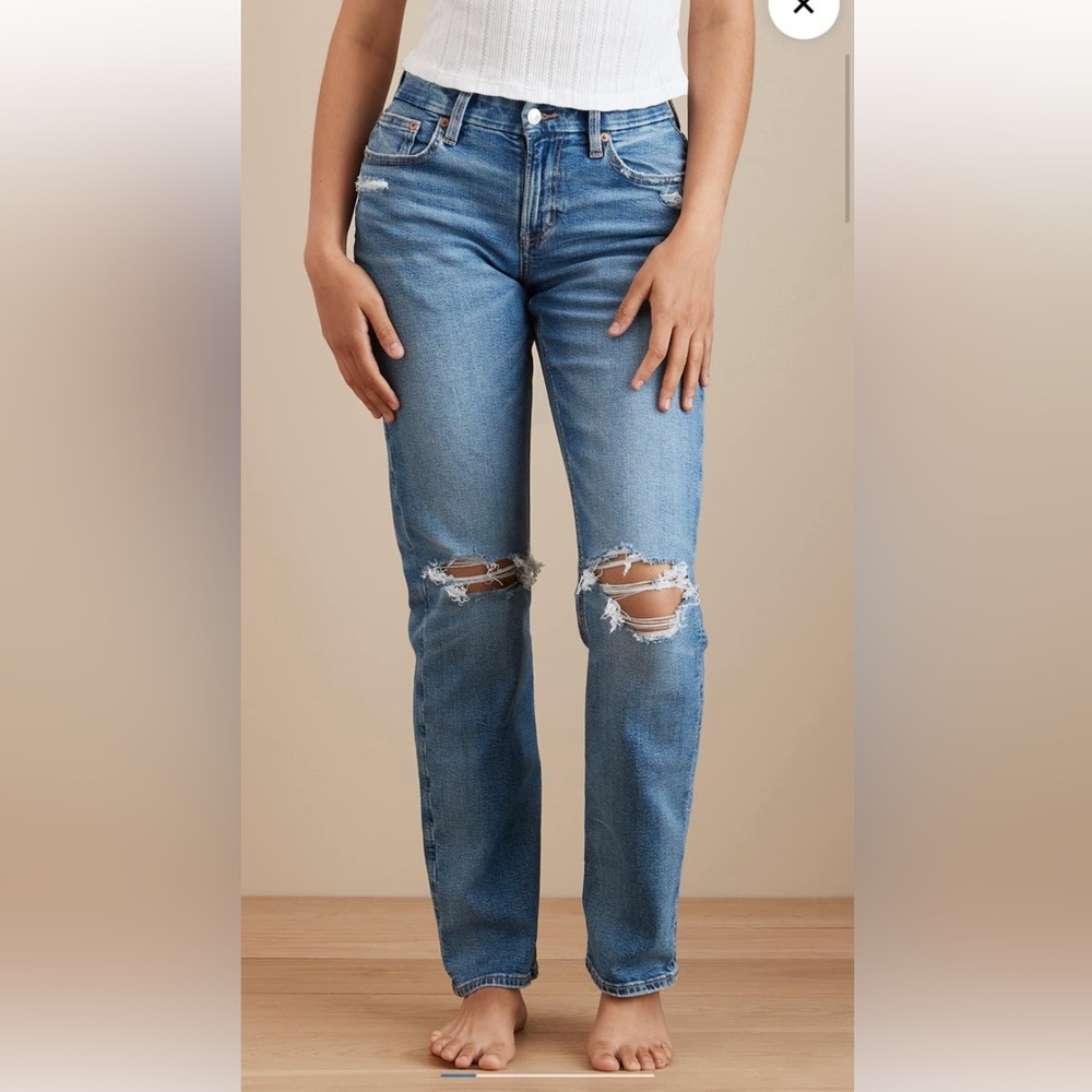 AE Stretch Curvy Ripped Straight Jean